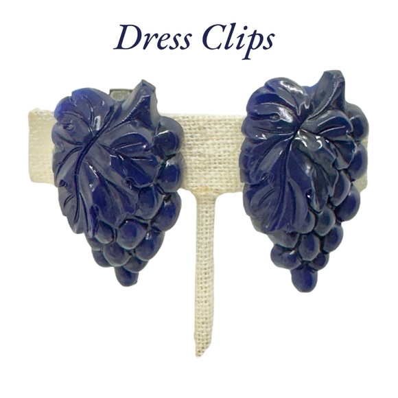 Vintage Acrylic Molded Purple Grape Dress Clips - Picture 2 of 8